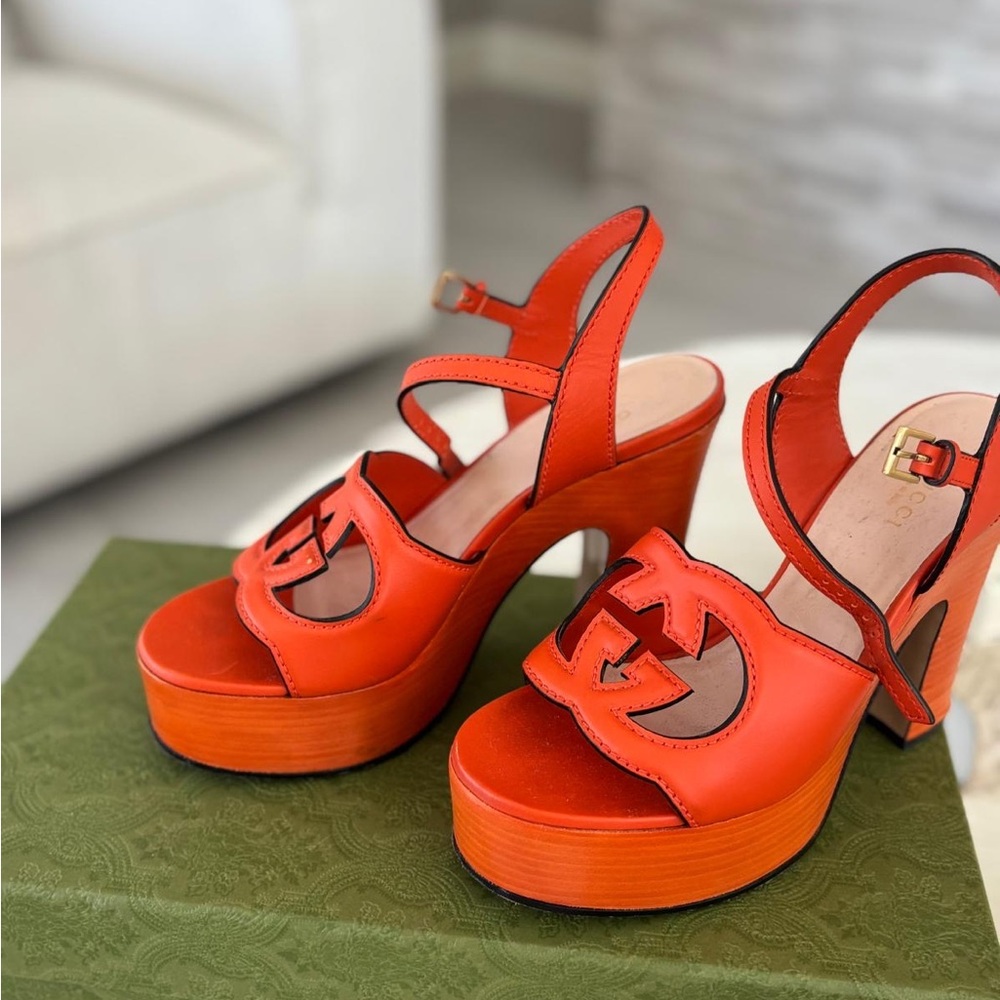 Gucci Women's Orange Platform Sandals and bag - Picture 5 of 5